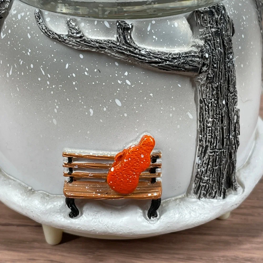 Romantic Couple Snow Globe Musical Light Up‎ Winter Scene Snowman Christmas Gift